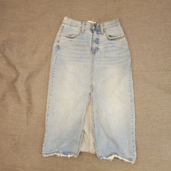 Universal Thread Womens Denim Midi Skirt Light Wash High Rise Front Slit Size 0 - Picture 1 of 7